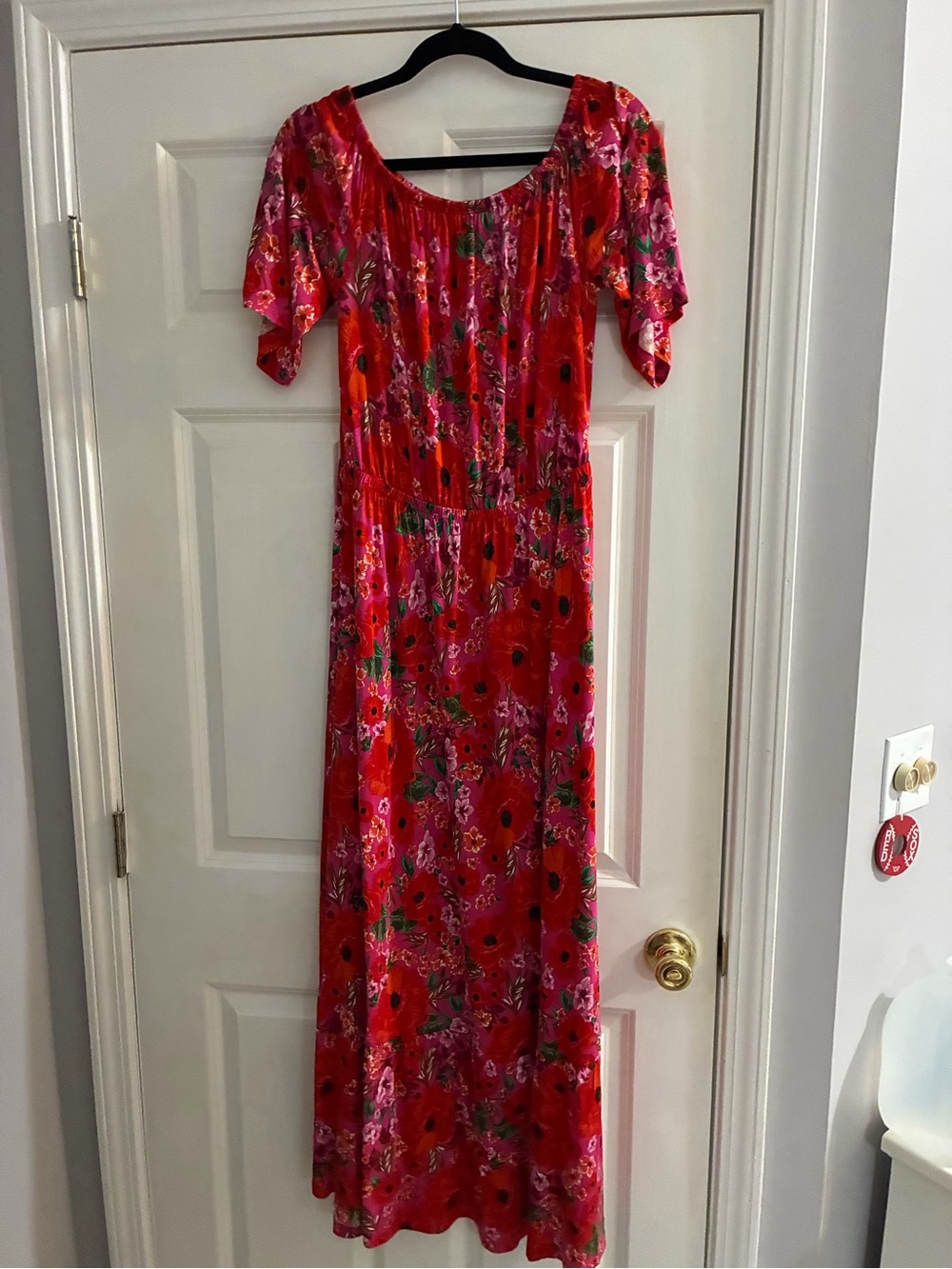 VIBRANT Red Floral Maxi Dress with Short Sleeves